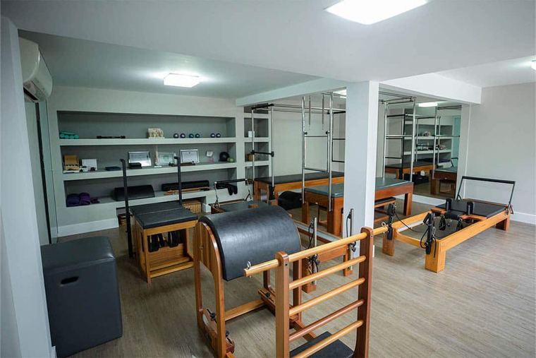 Estúdio de Pilates com aparelhos
